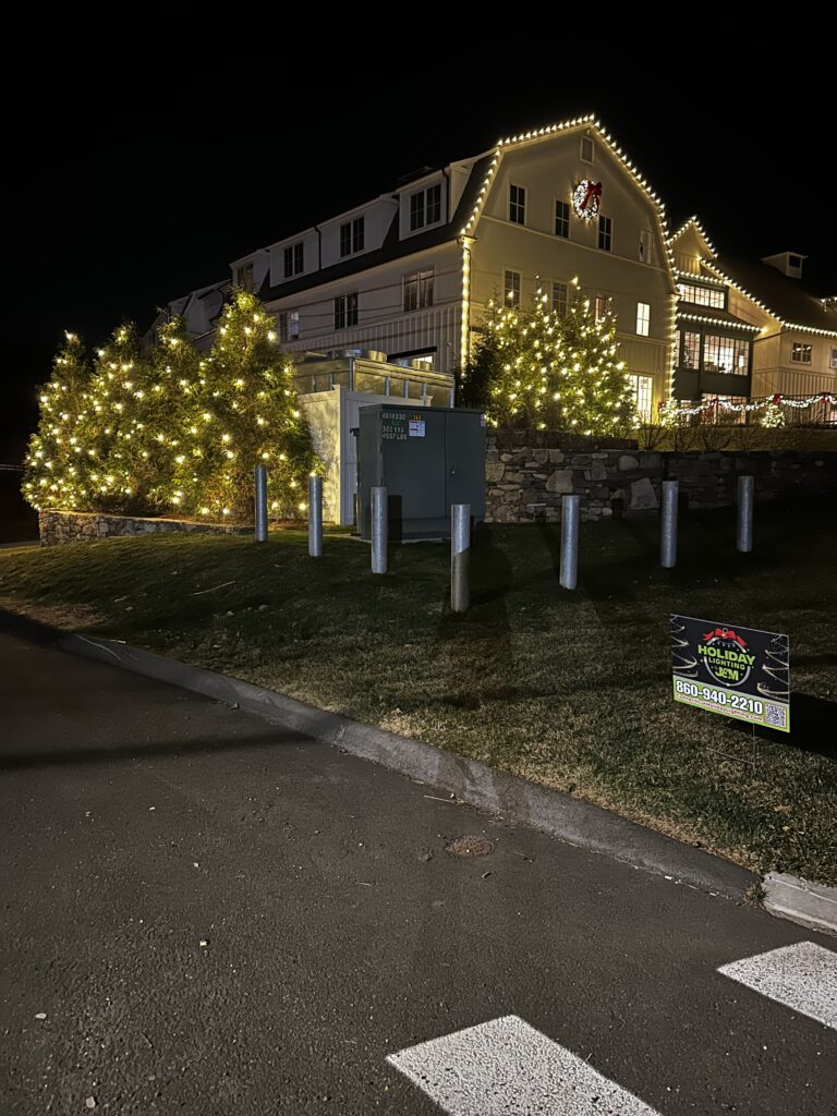 Cheshire Marbridge Retirement Center holiday lighting 3